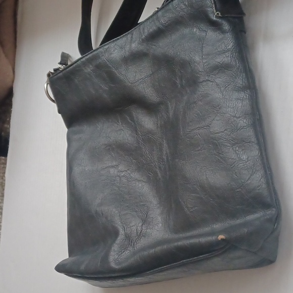 4/$30 Black Crossbody Purse - Medium Size - Picture 10 of 10